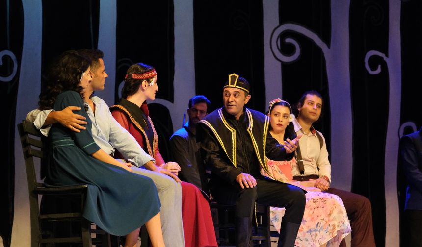 Mersin’de Tiyatro Akşamı: “Bahar Noktası” Seyirciyle Buluşuyor