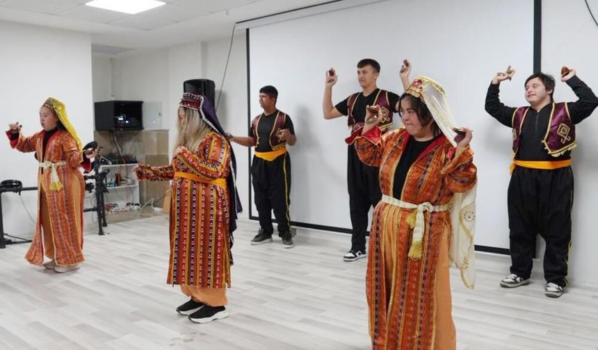 Erdemli’de 3 Aralık Engelliler Günü Renkli Etkinlikle Kutlandı