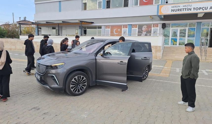 Mersin’de Öğrenciler TOGG’la Buluştu: Yerli Malı Haftasına Özel Etkinlik