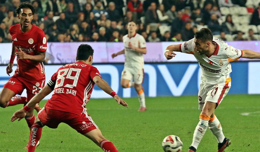 Galatasaray Antalya’da Fırtına Gibi Esti: Liderlik Sürüyor