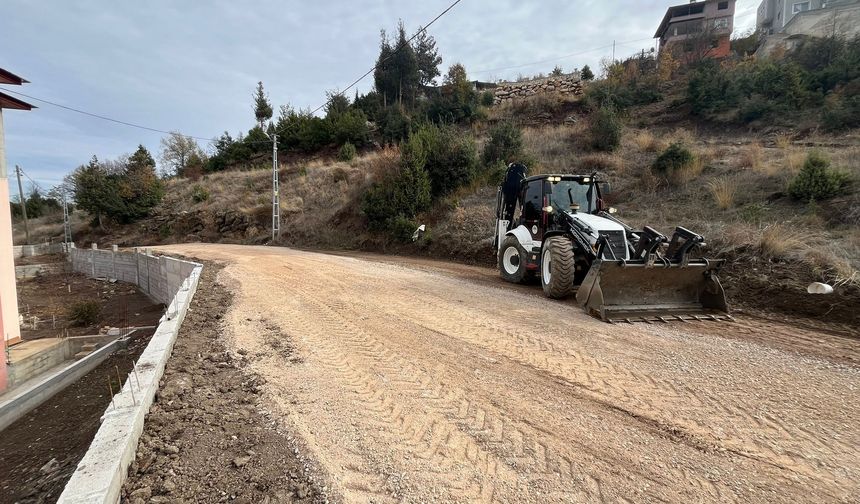 Toroslar Belediyesi’nden Ayvagediği’nden Gözne’ye Yol Çalışması