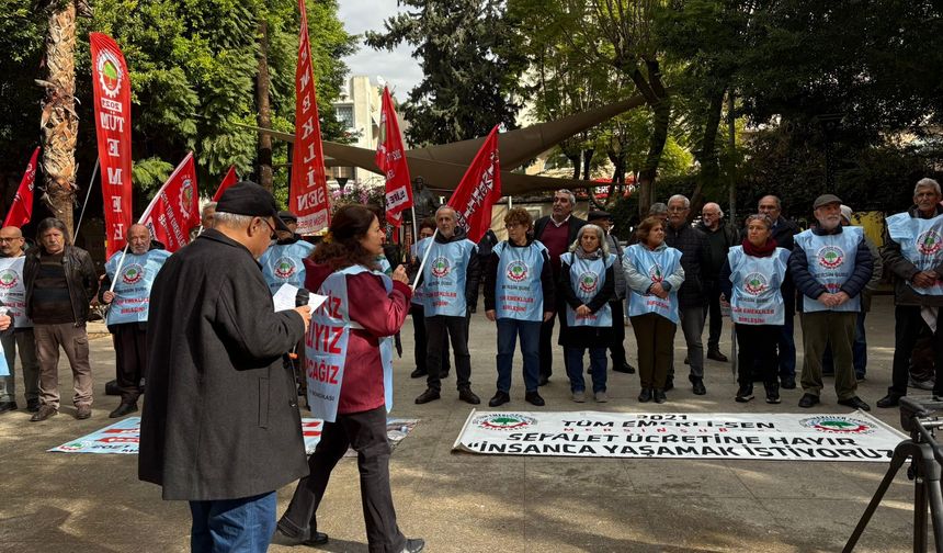 Emekliler Tepkilerini Bu Sefer Skeçle Gösterdi