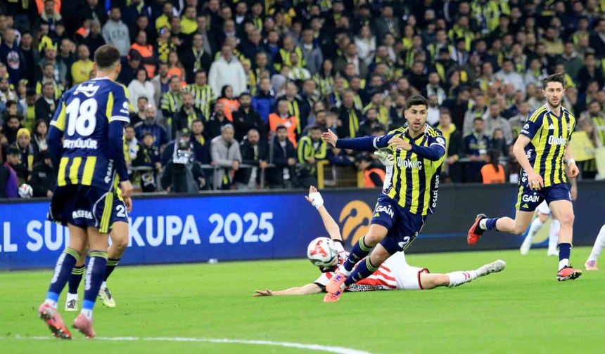Turkcell Süper Kupa: Fenerbahçe: 1 - Samsunpor: 0 (İlk yarı)