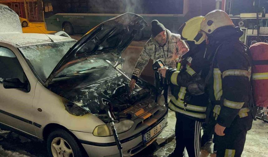 Oto tamircisinden yeni çıkardığı otomobili alev aldı