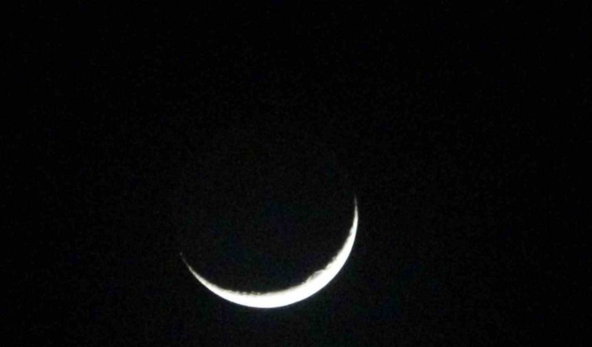 Van’da 2026’nın ilk hilal ay görsel şölen sundu