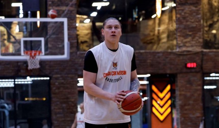 Yeni Transfer Alina Iaguupova İlk Antrenmanında Göz Doldurdu