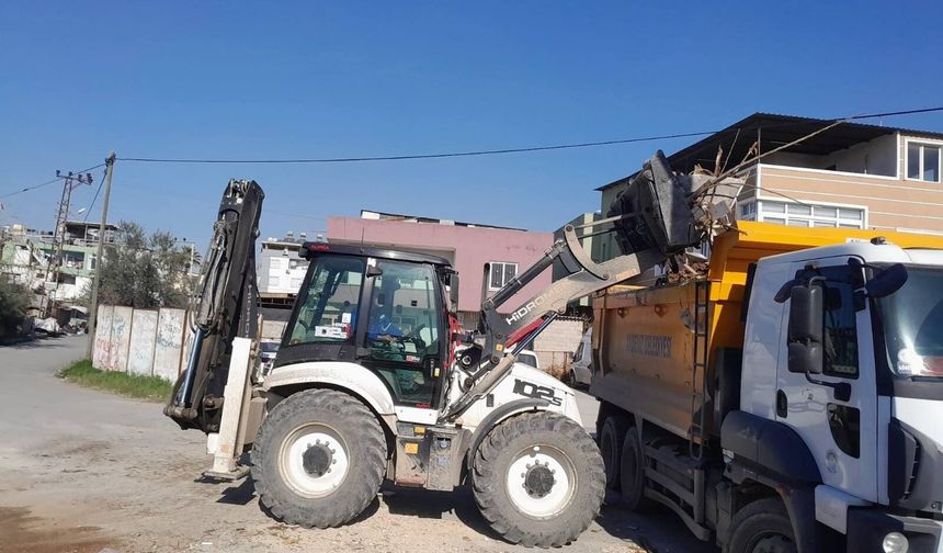 Akdeniz Belediyesi’nden İlçe Genelinde Kesintisiz Temizlik Seferberliği