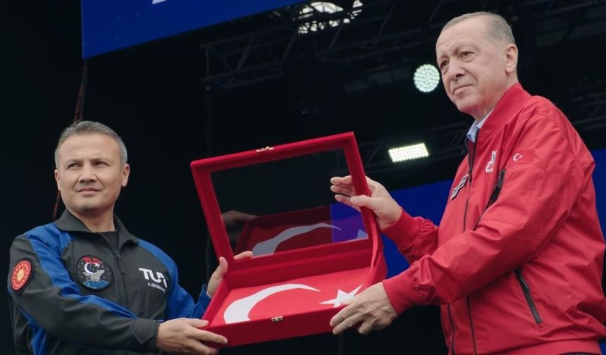 Bakan Kacır, Türkiye'nin insanlı ilk uzay misyonunun yıl dönümüne ilişkin paylaşım