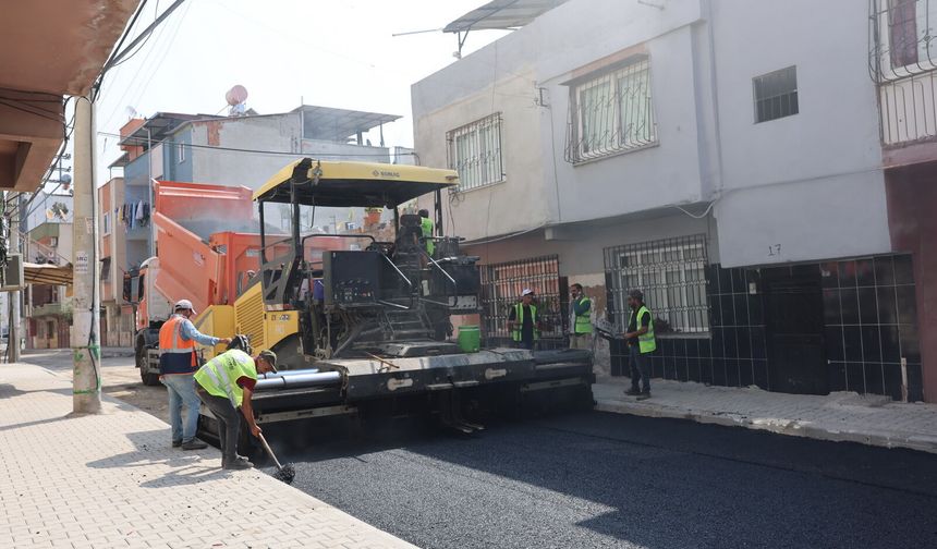 Akdeniz Belediyesi’nden 65 Mahallede Kapsamlı Yol ve Asfalt Çalışması