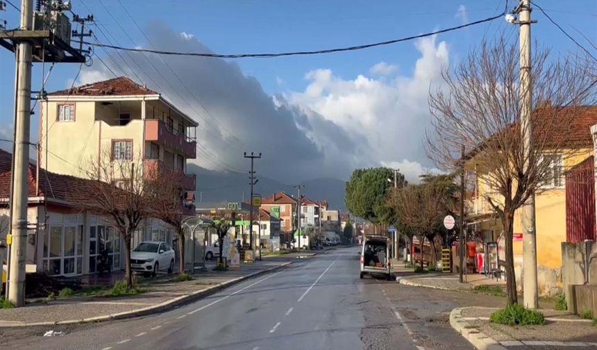 Balıkesir Sındırgı’da 10 Saniye Arayla İki Deprem Meydana Geldi