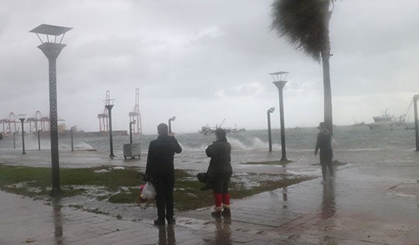 Erdemli’den fırtına uyarısı: Doğu Akdeniz için fırtına bekleniyor