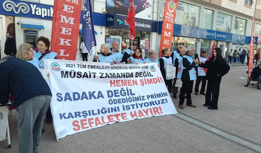 Emekliler "Geçinemiyoruz" Eylemlerini Sürdürüyor