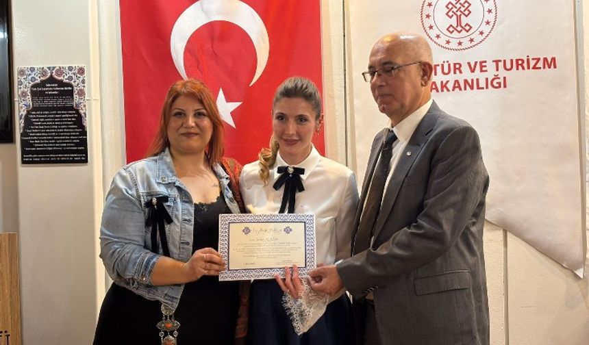 Lamekan Çiniler Sergisi Açıldı