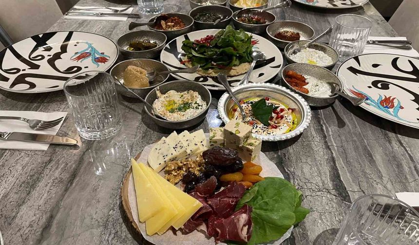 Uzmanından Uyarı: "Ramazan’da aşırı ve hızlı yemek yemek kalp sağlığını tehdit ediyor"