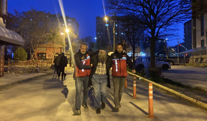 Atatürk’e hakaretten tutuklandı