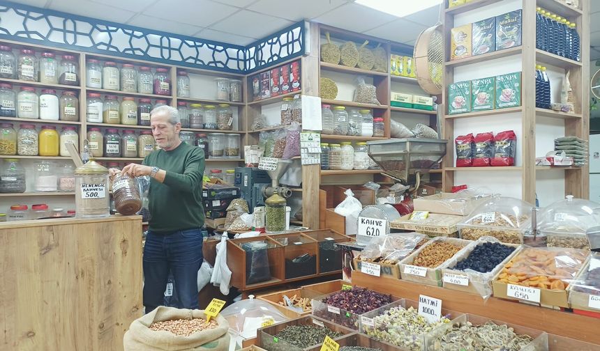 Doğal ürünlere talep patlaması: Mersin'de aktarlara i̇lgi katlanıyor