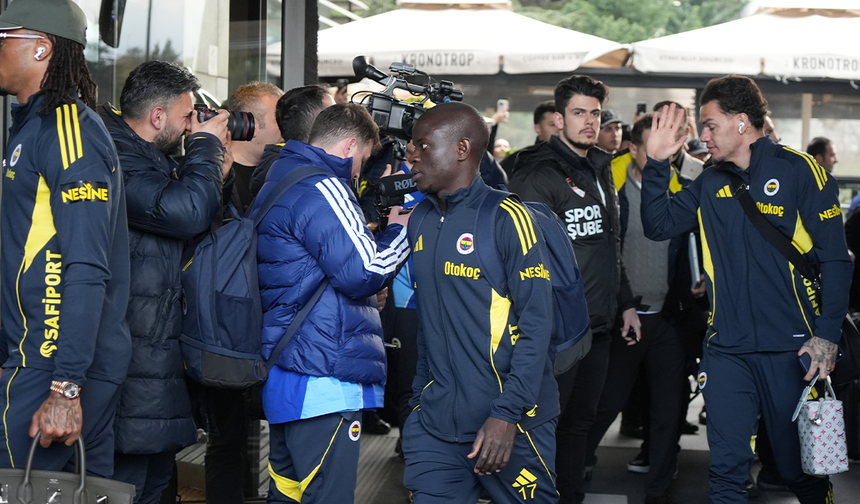 Fenerbahçe kafilesi, Kayseri’de coşkuyla karşılandı