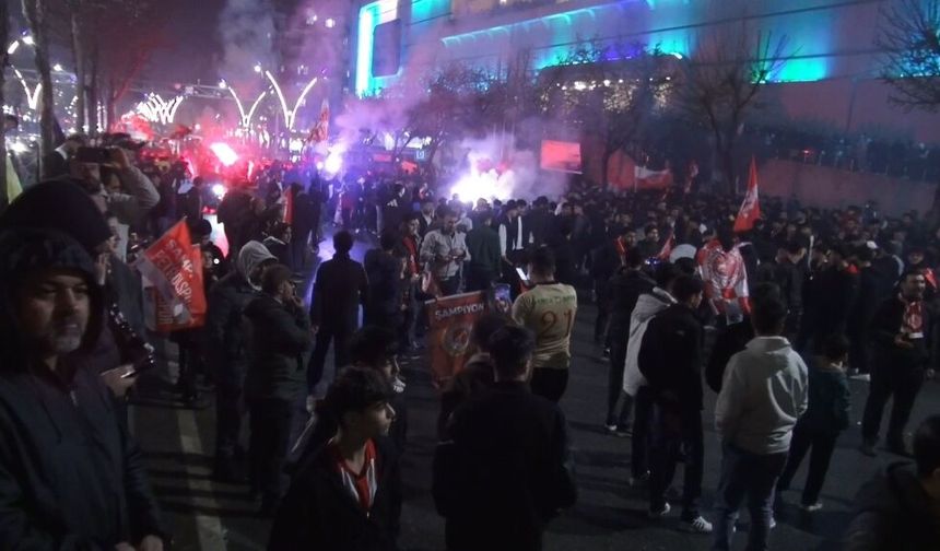 1’inci Lig’e yükselen Batman Petrolspor’a coşkulu karşılama