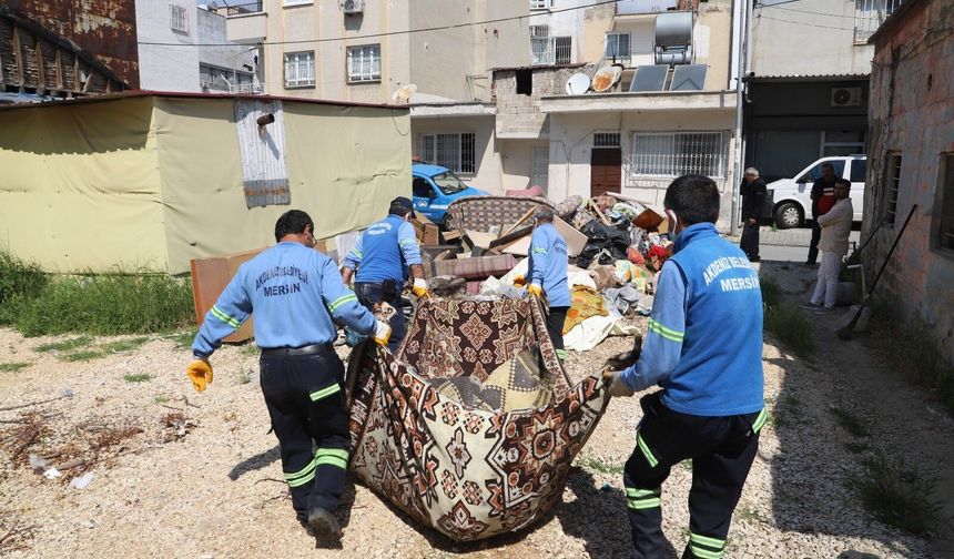 Mersin'de "Çöp Ev" temizlendi