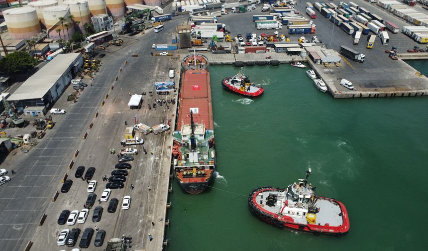 730 tonluk insani yardım Mersin’den Lübnan’a yola çıktı