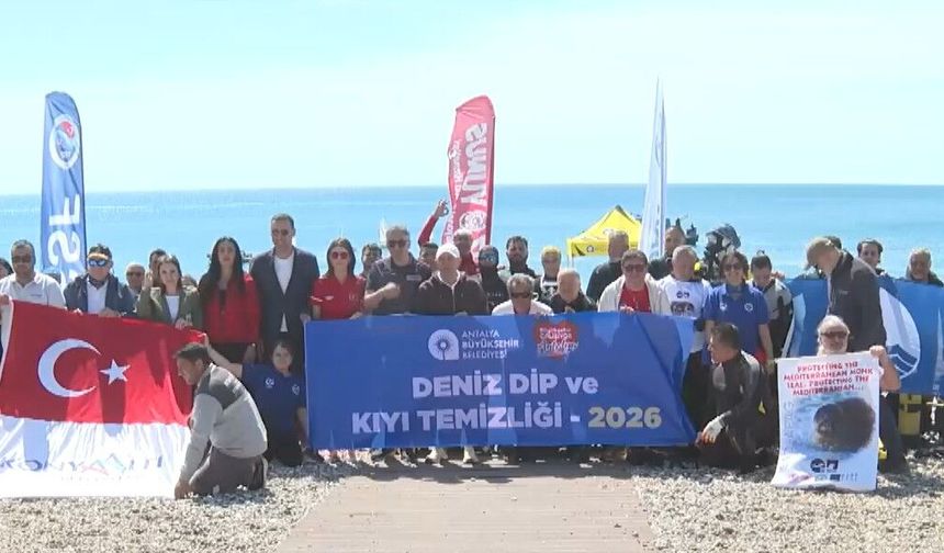 Konyaaltı Sahili’nde deniz dibi ve kıyı temizliği