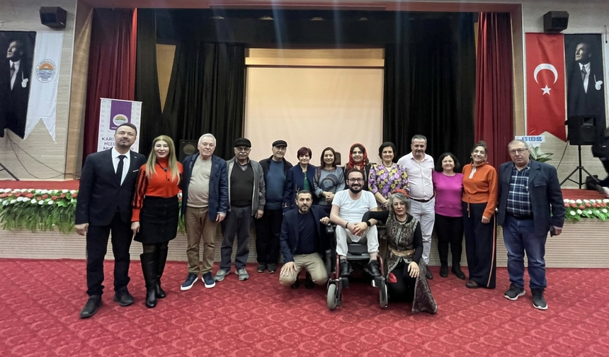 Karacaoğlan’ın sesi gençlerle yankılandı