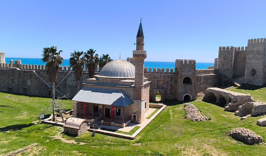 Mamure Kalesi Camisi’nde 700 Yıllık Fetih Mührü