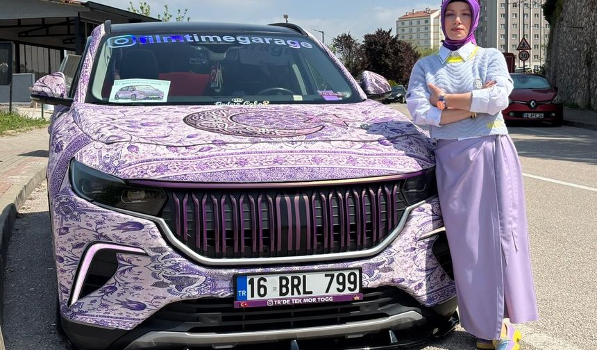 Togg’unu Türk motiflerinin yer aldığı halıyla kapladı