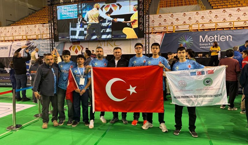 Türk öğrenciler, Yunanistan'da yapılan robot olimpiyatında 1'inci oldu