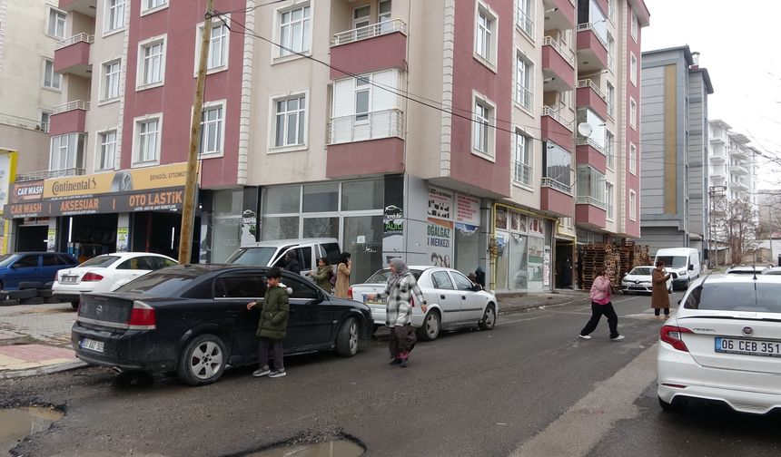 Van'ın Tuşba ilçesinde 5.2 büyüklüğünde deprem