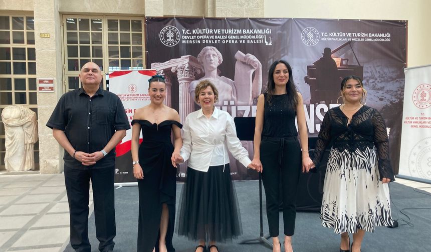 “Aşka Tutunan Ezgiler” Tarsus Müzesi’nde yankılandı