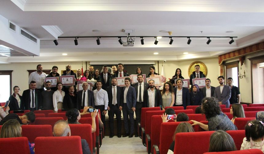 Mersin Barosu'ndan 9 stajyer avukata ruhsat töreni