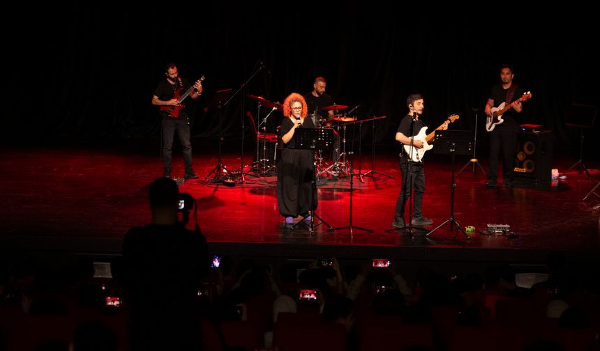 Öğrenciler LGS öncesinde Büyükşehir konseriyle moral kazandı