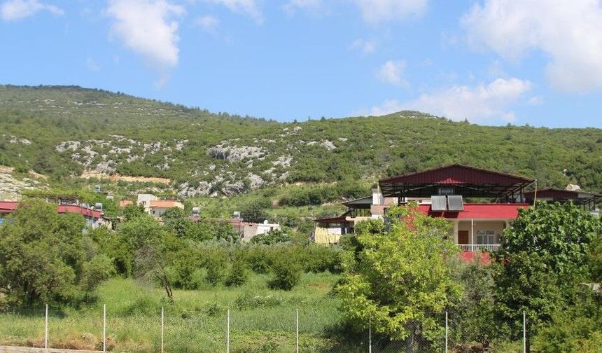 Katliamın ardından kırsal mahalleye girişler kapatıldı