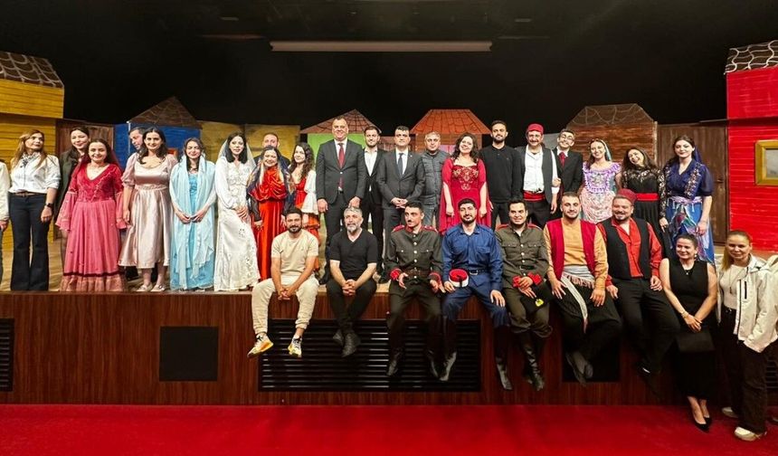 “Şekerpare” tiyatro oyunu İskenderun’da sahnelendi
