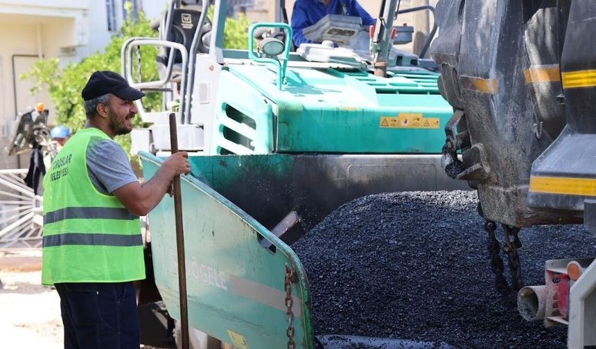 Toroslar Belediyesi'nden asfalt yenileme çalışması