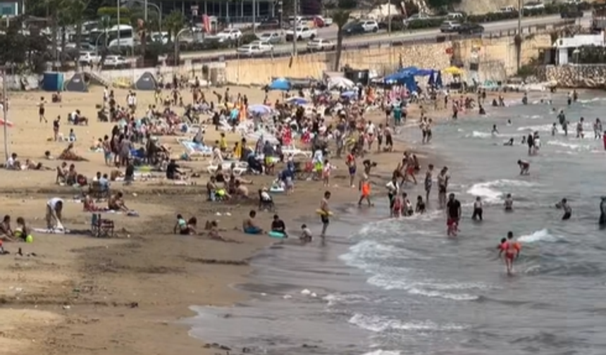 Mersin sahillerinde bayramda iğne atsan yere düşmedi