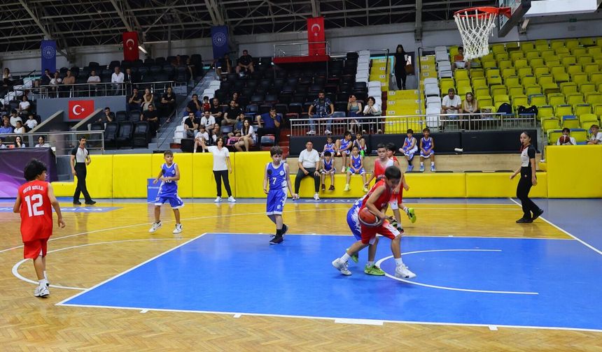 Özel İstek Okulları Minik Erkekler Basketbolda İl Şampiyonu oldu