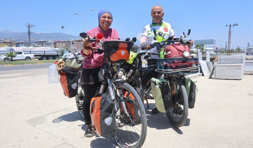 Yaşlarına bakmadan 27 gün pedal çevirdiler