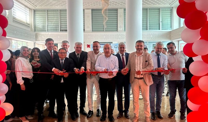Kur’an kıssalarından ilham alan resimler sergilendi