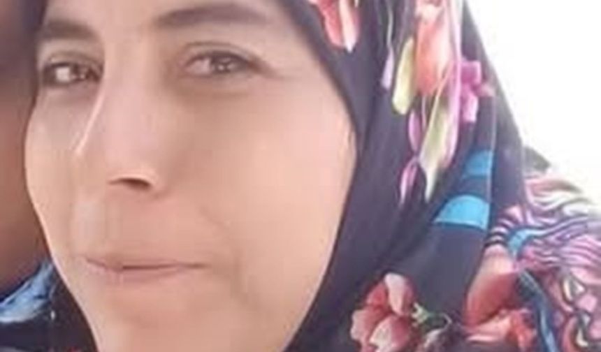 2 çocuk annesi kadın eşi uyurken kendini astı