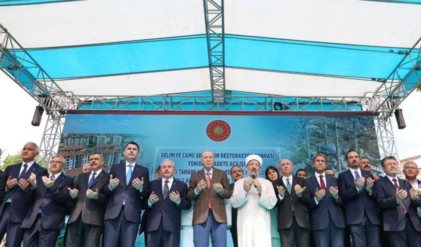 Selimiye Camii restorasyon sonrası yeniden ibadete açıldı