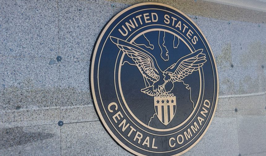 CENTCOM: ABD, Umman Körfezi'nde boş petrol tankerini vurdu