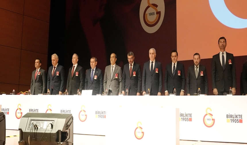 Galatasaray'da olağanüstü genel kuruldan 11 yetki çıktı