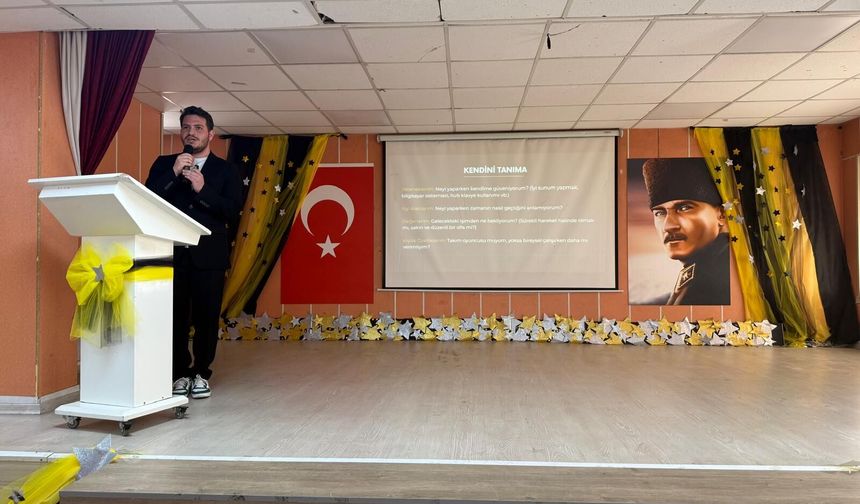 Gençlerin geleceğine kariyer merkezi dokunuşu