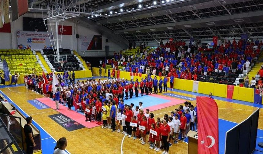 Mersin’de GSB Spor Okulları ve Engelsiz Spor Okulları törenle açıldı