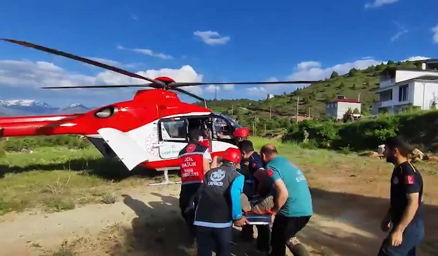 Refahiye’de rahatsızlanan kalp hastası, ambulans helikopterle hastaneye ulaştırıldı