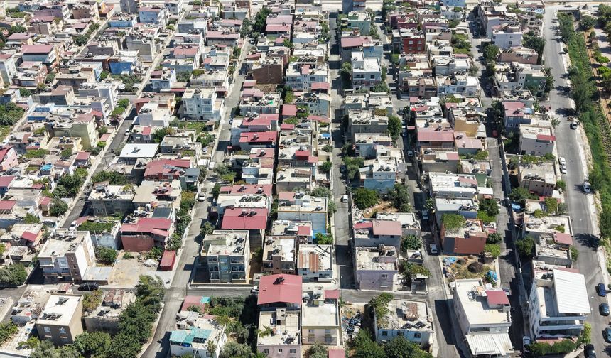 Mithatpaşa’da 17 sokak 10 bin ton sıcak asfaltla yenilendi