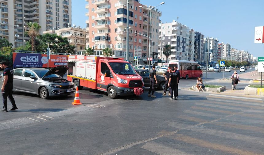Işık ihlali kazaya sebep oldu imdada itfaiye yetişti