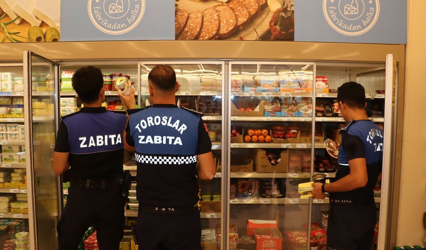 Toroslar Belediyesi Zabıtasından market denetimi